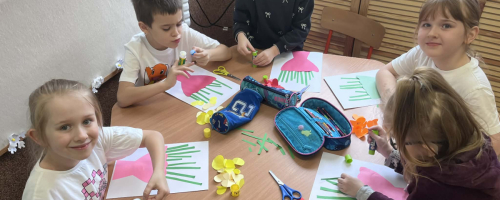 Bukiet dla Babci i Dziadka – prace plastyczne dzieci